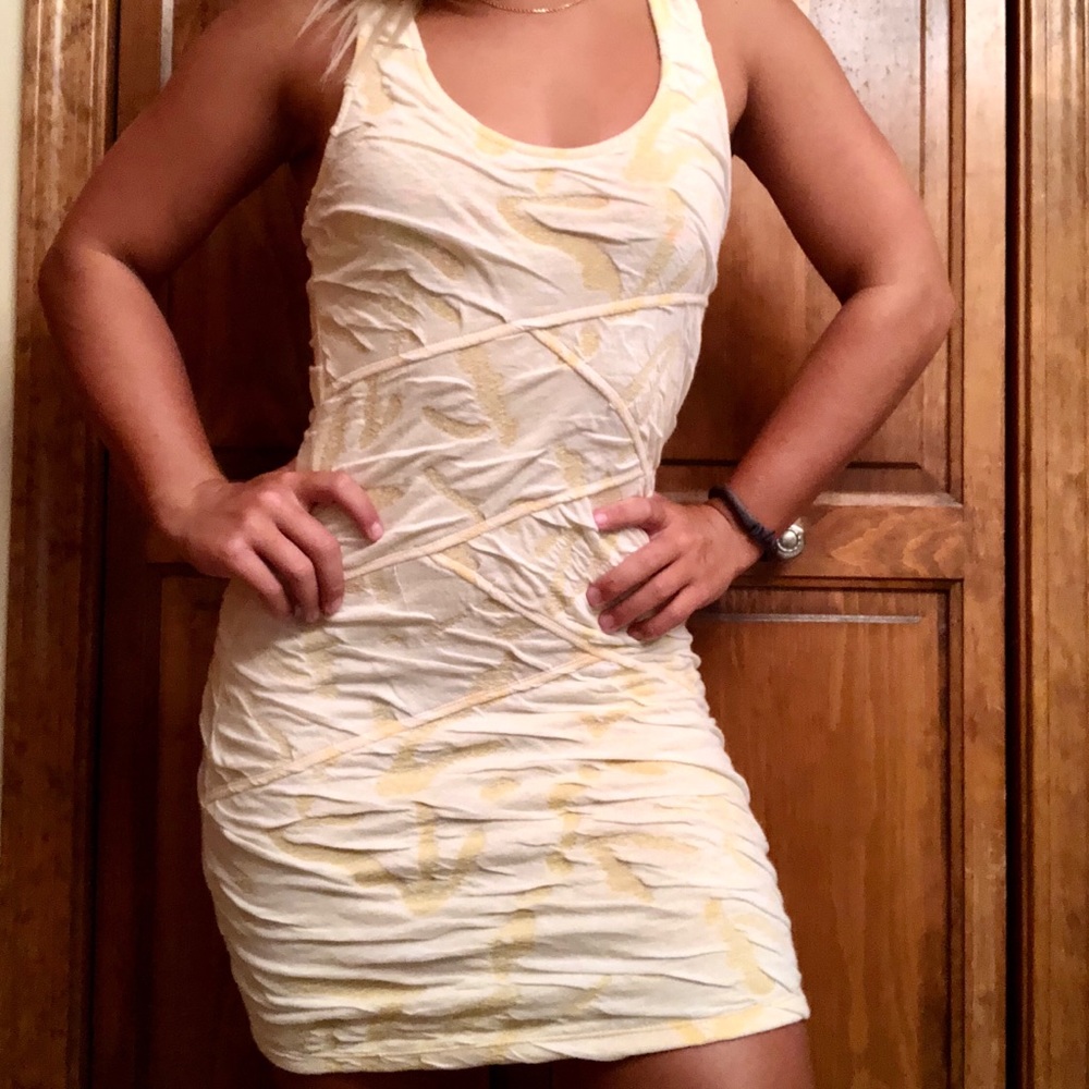 Yellow, bodycon dress with detailed back✨